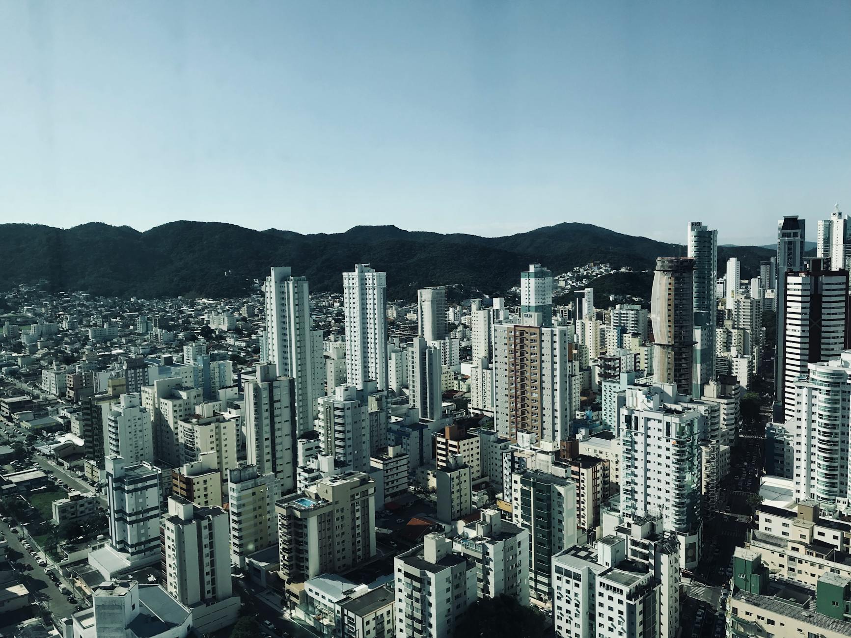 Fotografia Aérea De Um Edifício Da Cidade