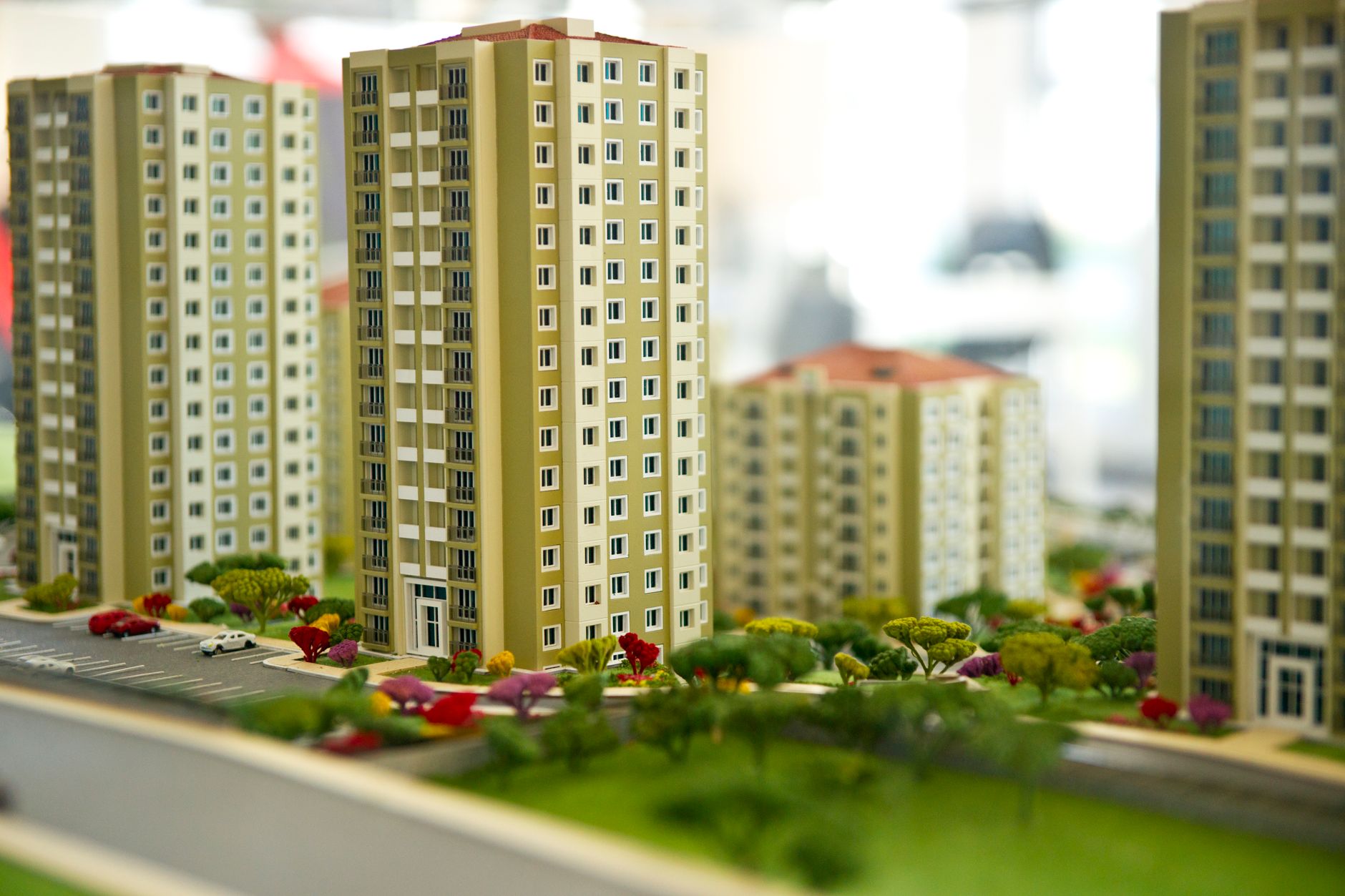 Um Edifício Alto De Concreto