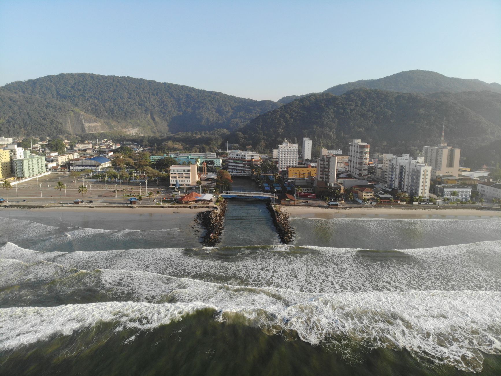 Vista Aérea Da Praia De Mongaguá Em São Paulo, Brasil