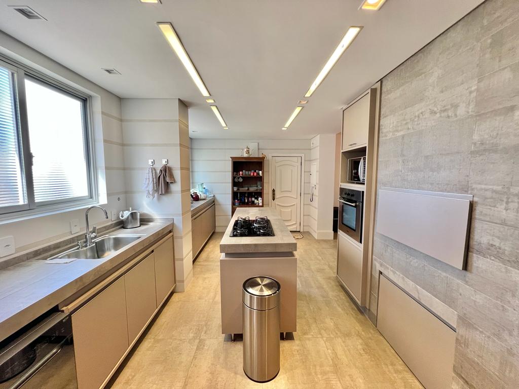 Apartamento no Ed. Montreal em Balneário Camboriú - foto 15