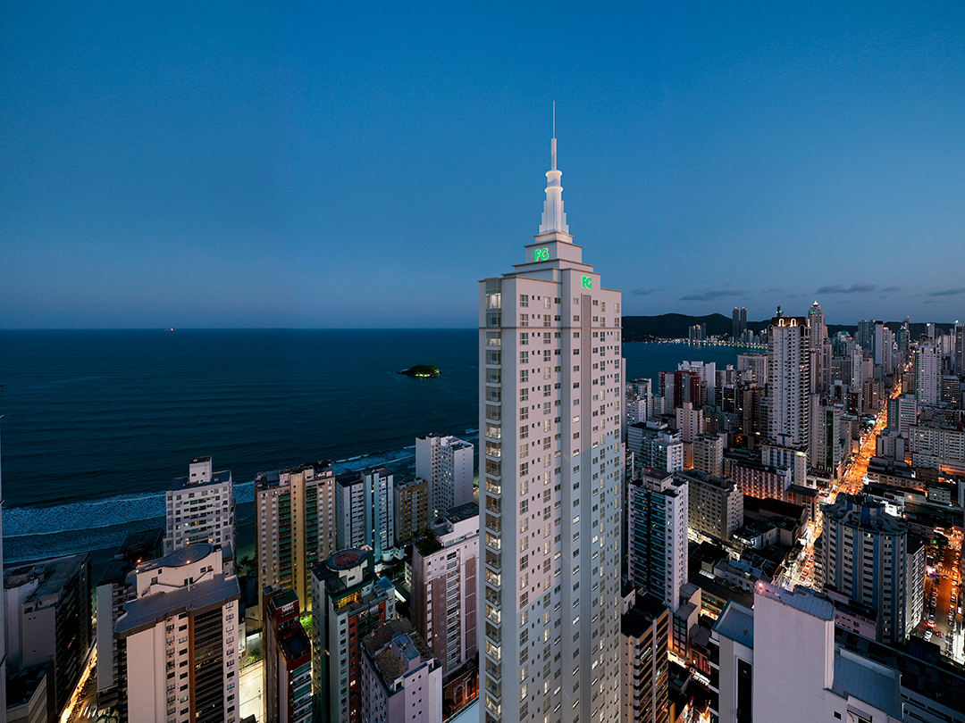 Apartamento no Ed. Grand Place no Centro de Balneário Camboriú - foto 11