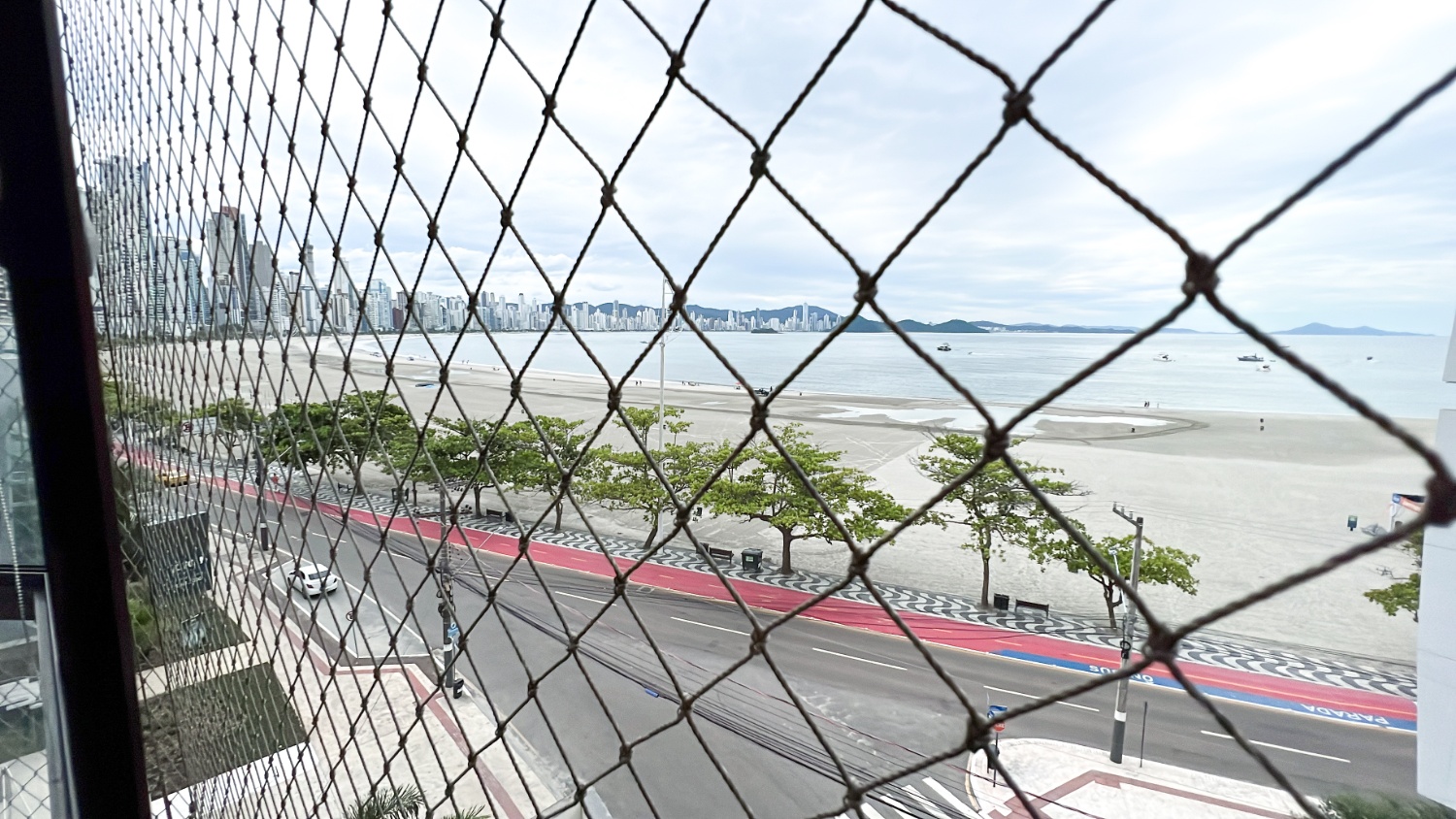 Apartamento no Ed. Ilha de São Sebastião em Balneário Camboriú - foto 23