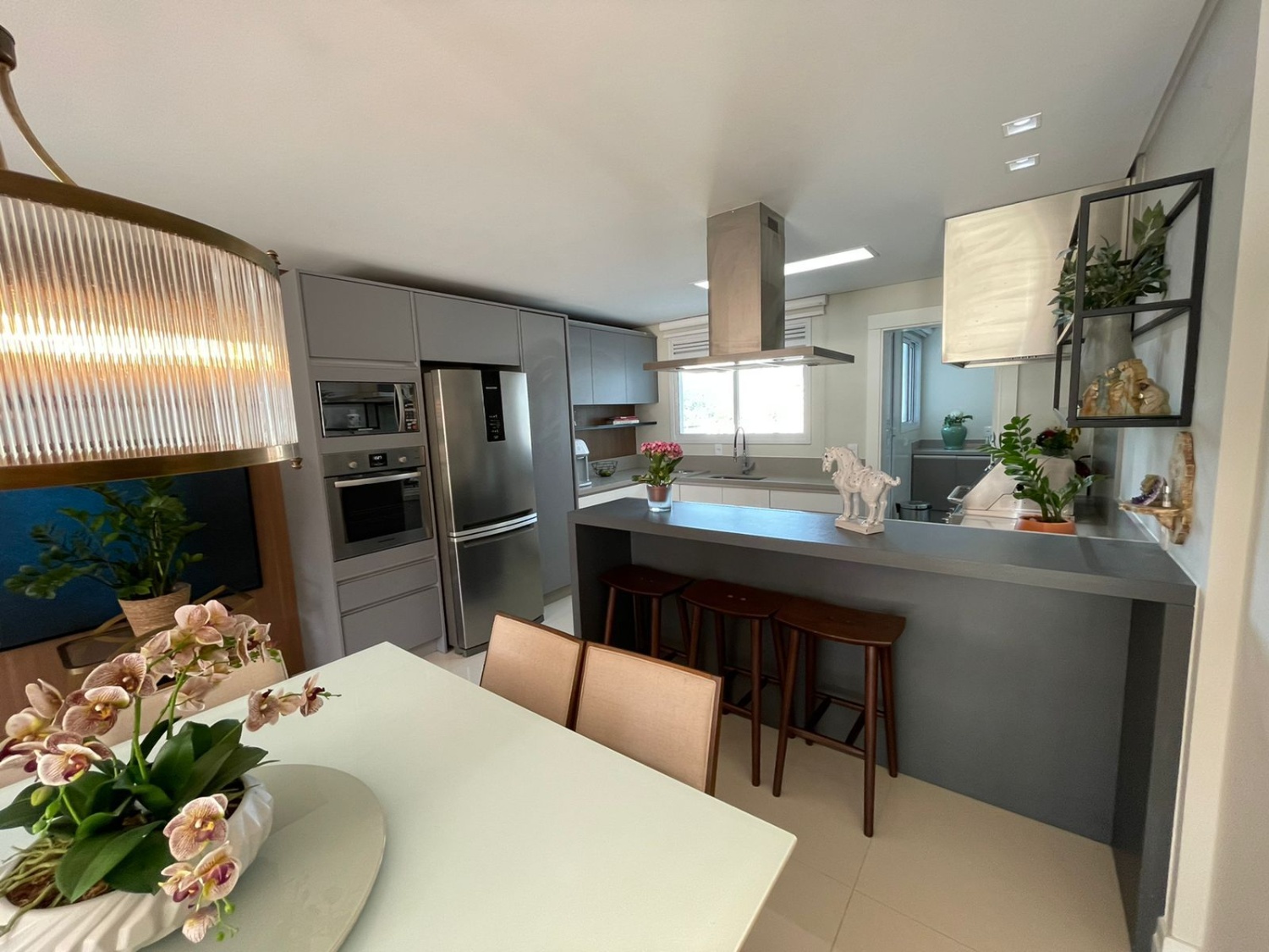 Apartamento Diferenciado no Ed. Phoenix Tower em Balneário Camboriú - foto 2