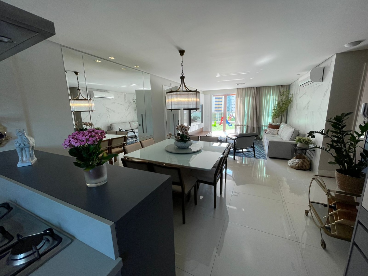 Apartamento Diferenciado no Ed. Phoenix Tower em Balneário Camboriú - foto 3