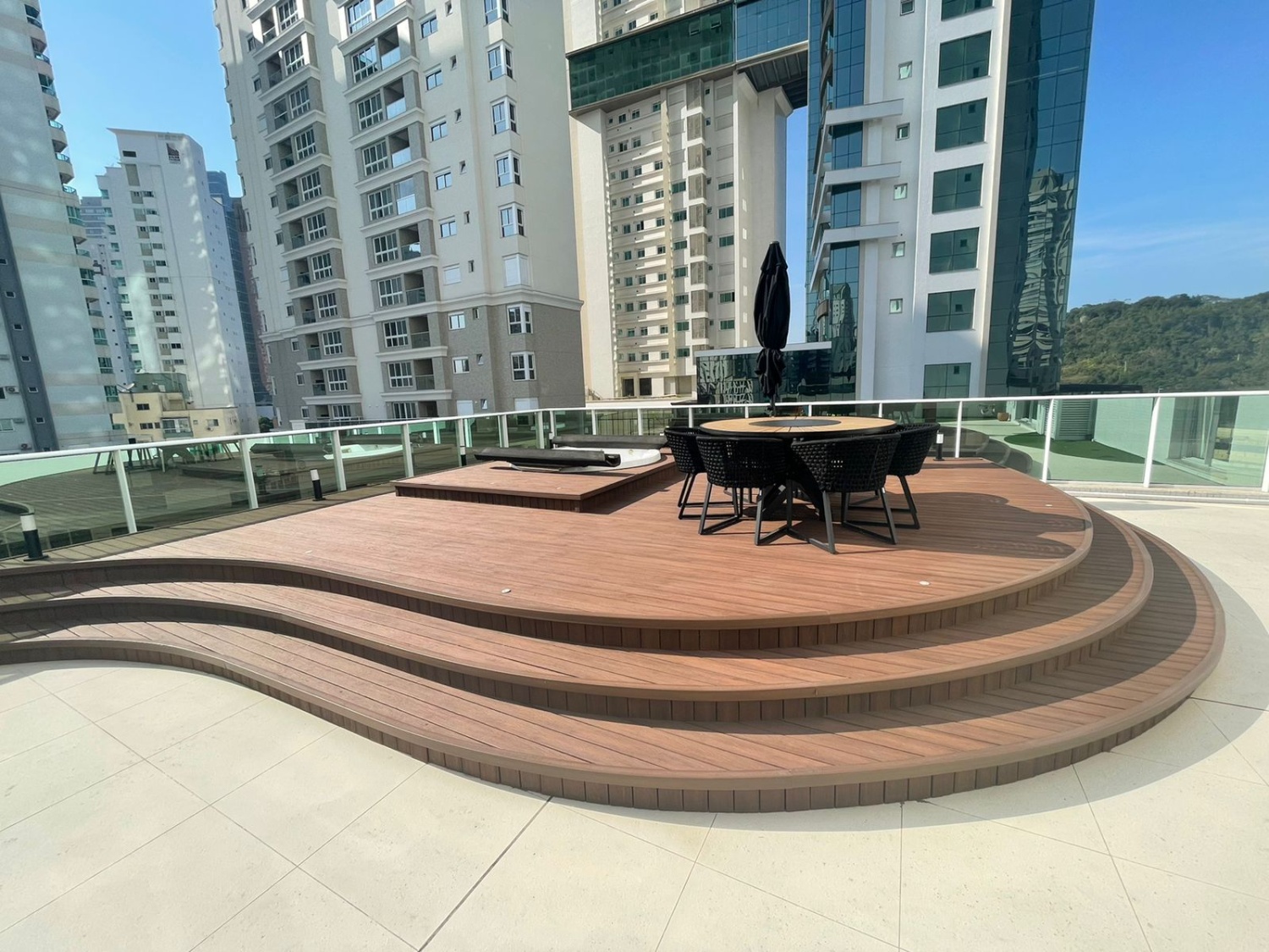 Apartamento Diferenciado no Ed. Phoenix Tower em Balneário Camboriú - foto 6