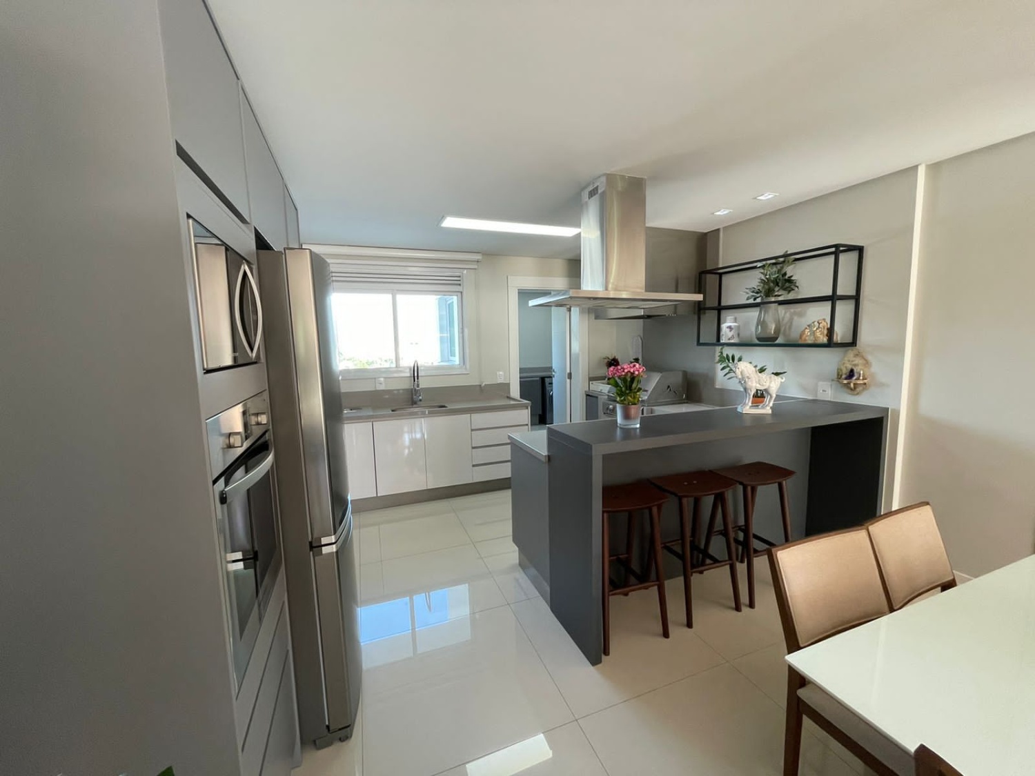 Apartamento Diferenciado no Ed. Phoenix Tower em Balneário Camboriú - foto 9