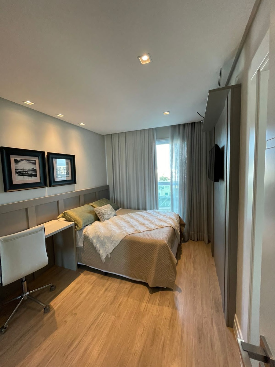 Apartamento Diferenciado no Ed. Phoenix Tower em Balneário Camboriú - foto 12