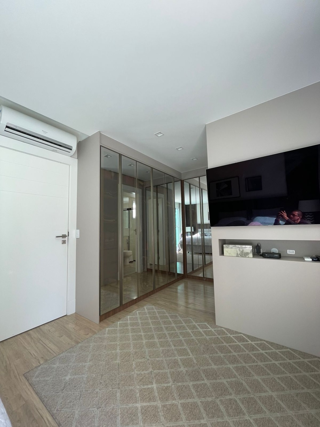Apartamento Diferenciado no Ed. Phoenix Tower em Balneário Camboriú - foto 18