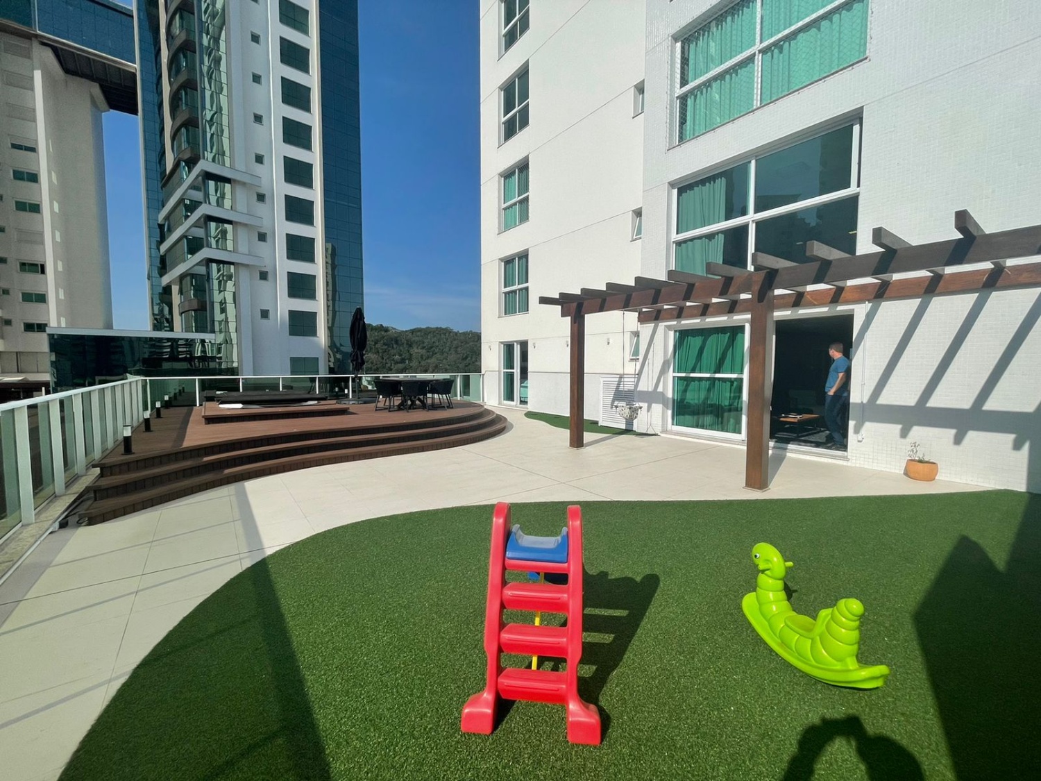 Apartamento Diferenciado no Ed. Phoenix Tower em Balneário Camboriú - foto 30