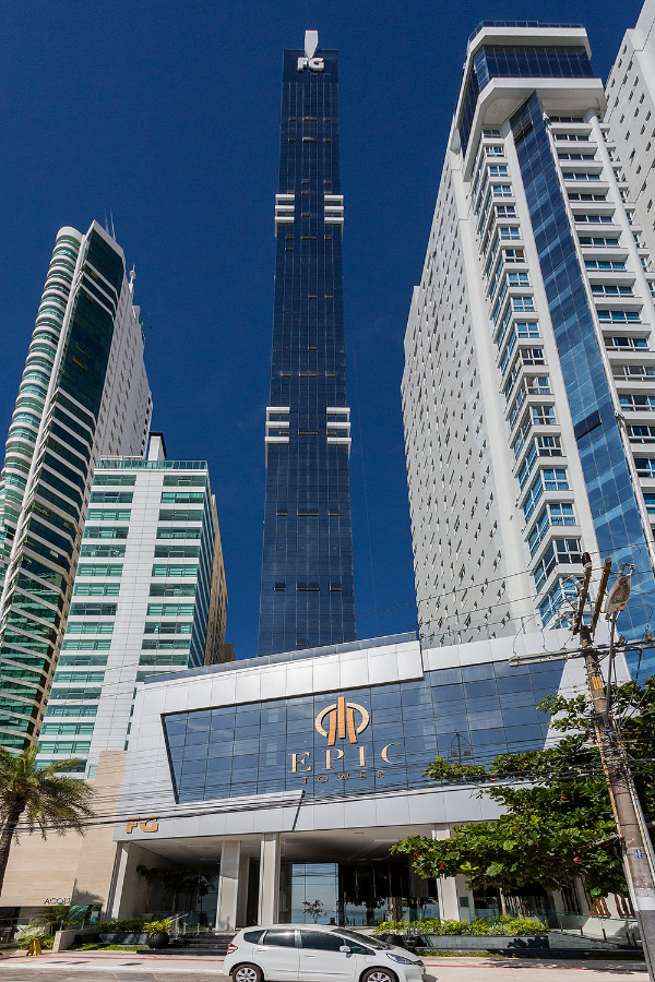 Apartamento Frente Mar no Ed. Epic Tower na Barra Sul em Balneário Camboriú
