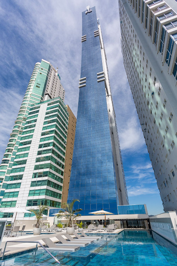 Apartamento Frente Mar no Ed. Epic Tower na Barra Sul em Balneário Camboriú