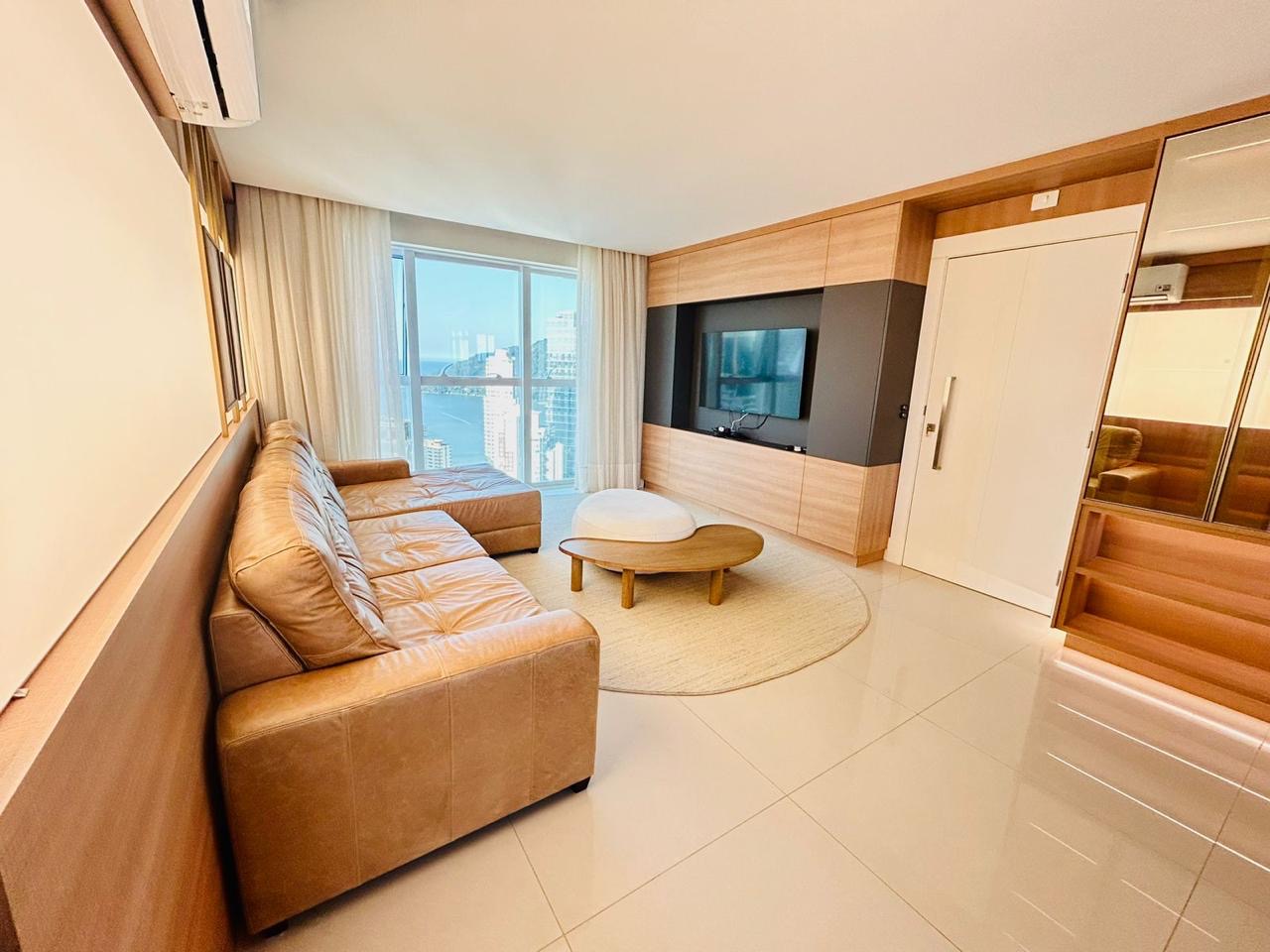Apartamento no Ed. Phoenix Tower em Balneário Camboriú - foto 2