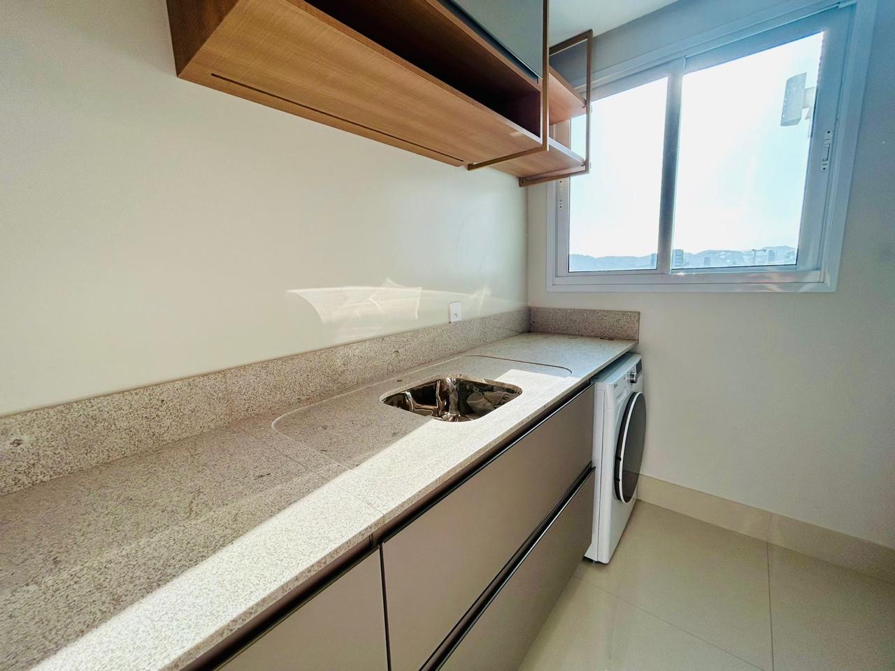 Apartamento no Ed. Phoenix Tower em Balneário Camboriú - foto 8