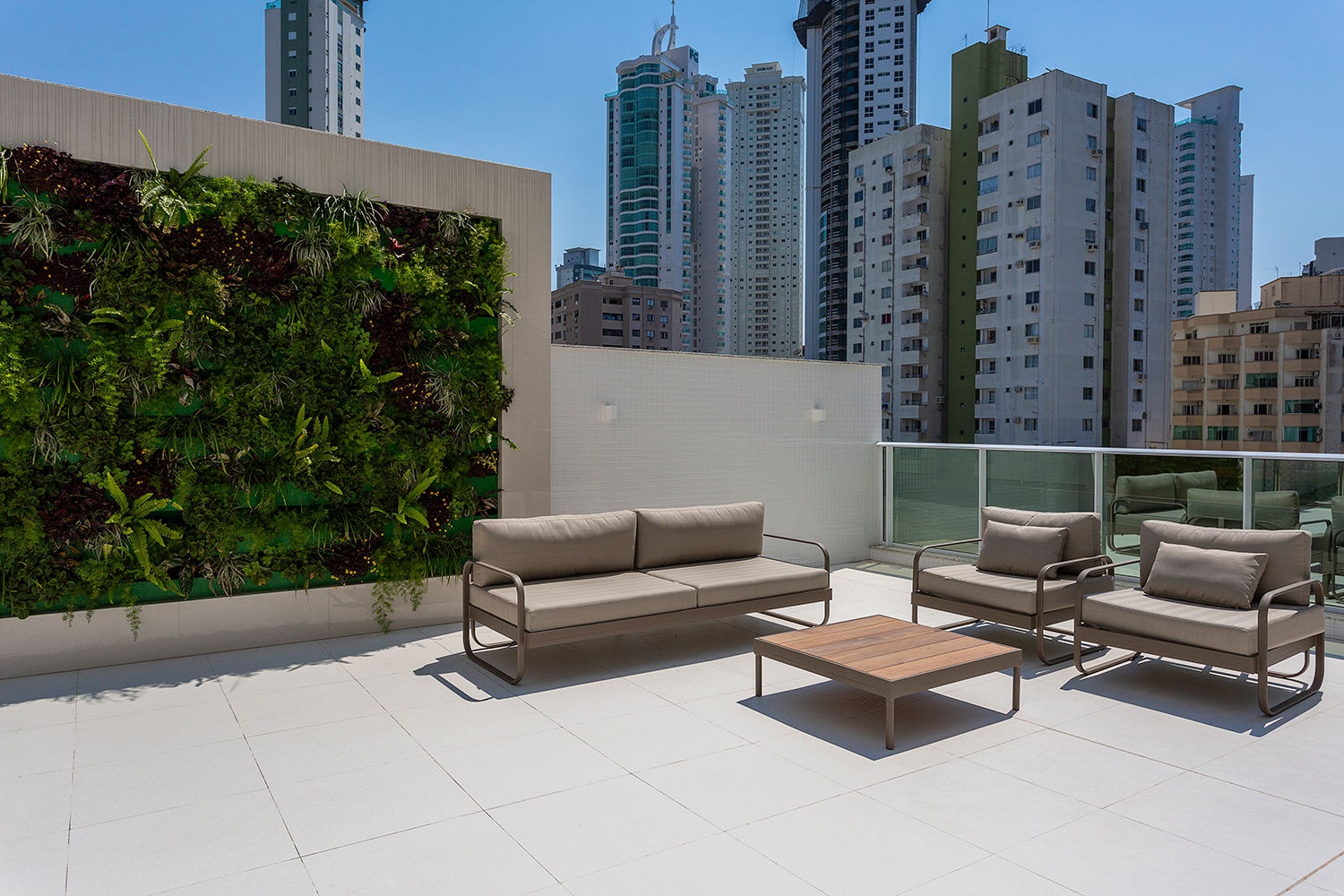 Apartamento no Ed. Phoenix Tower em Balneário Camboriú - foto 25