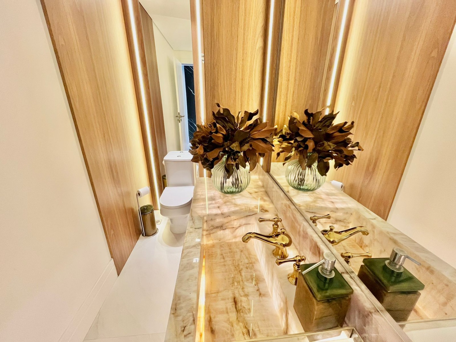 Apartamento no Ed. Pharos na Barra Sul em Balneário Camboriú - foto 17