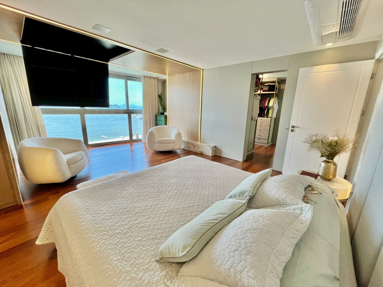 Apartamento no Ed. Pharos na Barra Sul em Balneário Camboriú - foto 21