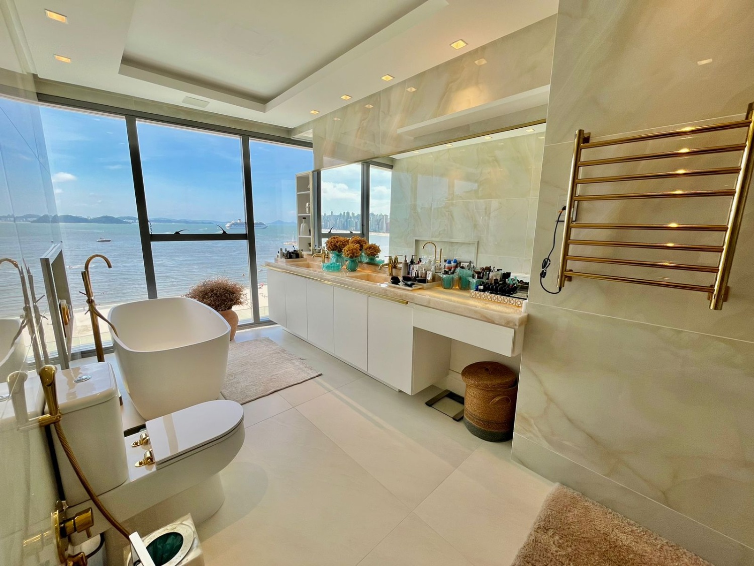 Apartamento no Ed. Pharos na Barra Sul em Balneário Camboriú - foto 25