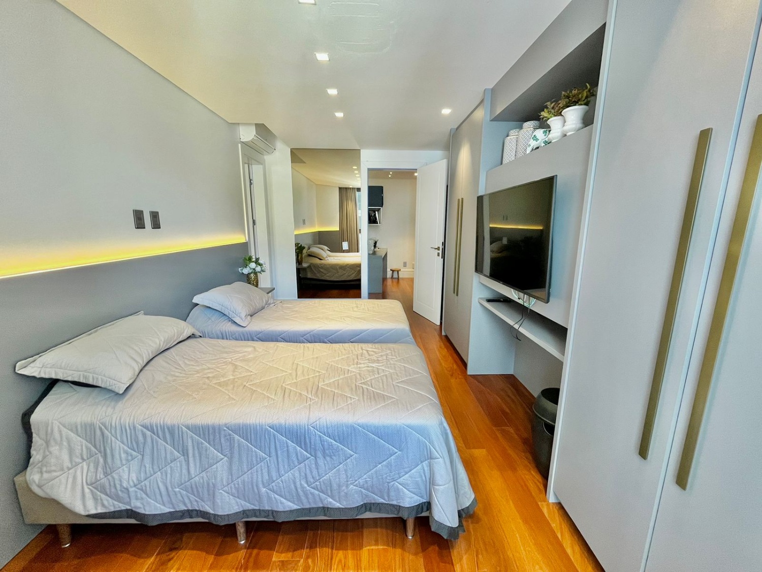 Apartamento no Ed. Pharos na Barra Sul em Balneário Camboriú - foto 36