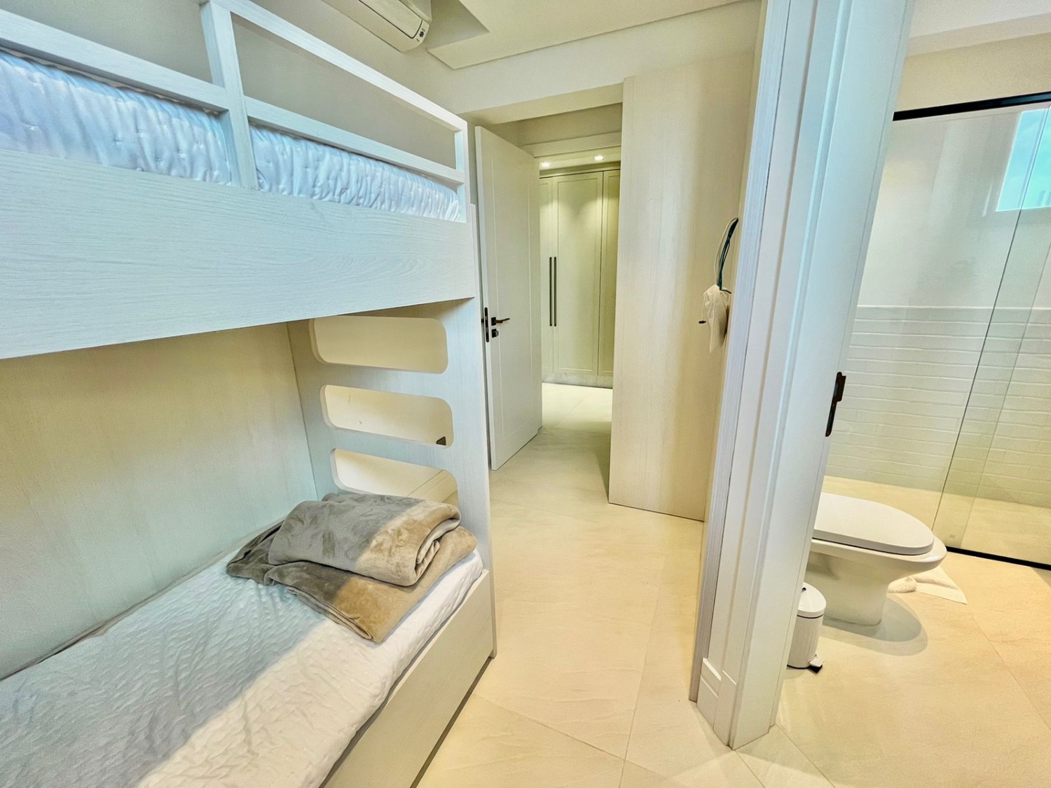 Apartamento no Ed. Pharos na Barra Sul em Balneário Camboriú - foto 41