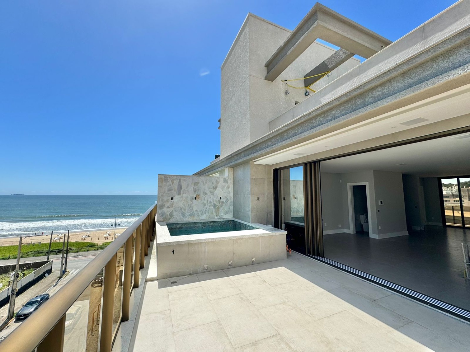 Cobertura Triplex no Ed. Square Hobus na Praia Brava