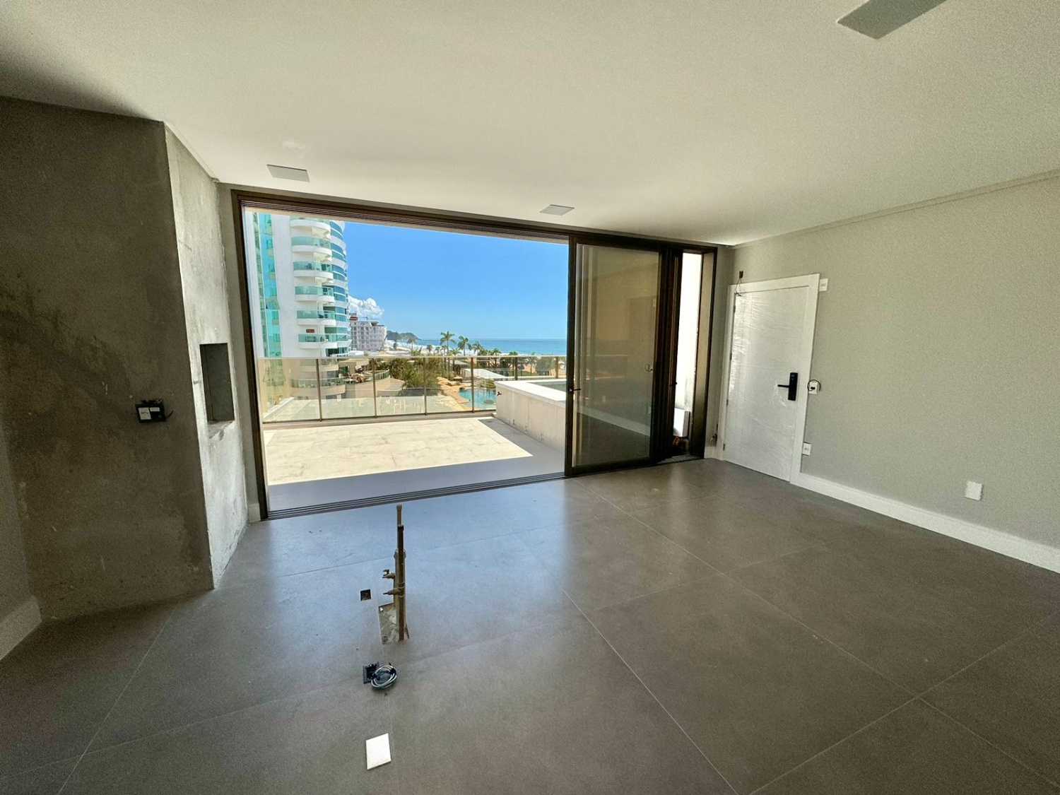 Cobertura Triplex no Ed. Square Hobus na Praia Brava - foto 6