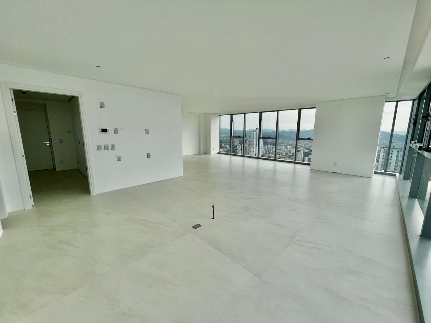 Apartamento no Ed. Copenhagen em Balneário Camboriú