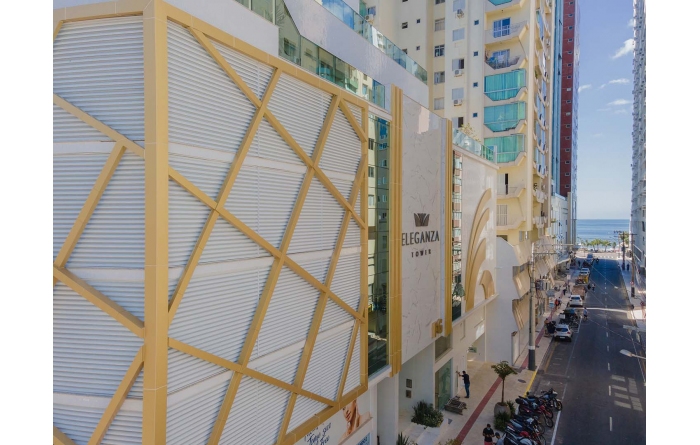 Apartamento no Ed. Eleganza Tower em Balneário Camboriú - foto 1