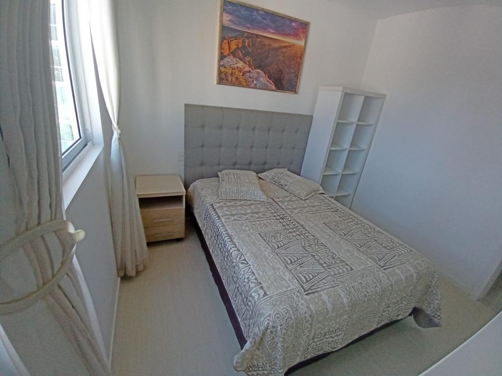Apartamento no Ed. Torre de Lyon em Balneário Camboriú - foto 13