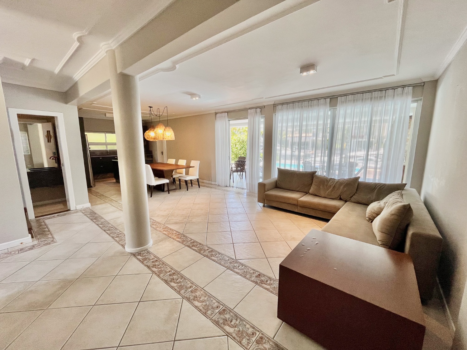 Casa com píer e vaga náutica mobiliada no Condomínio Marina Camboriú em Balneário Camboriú - foto 8