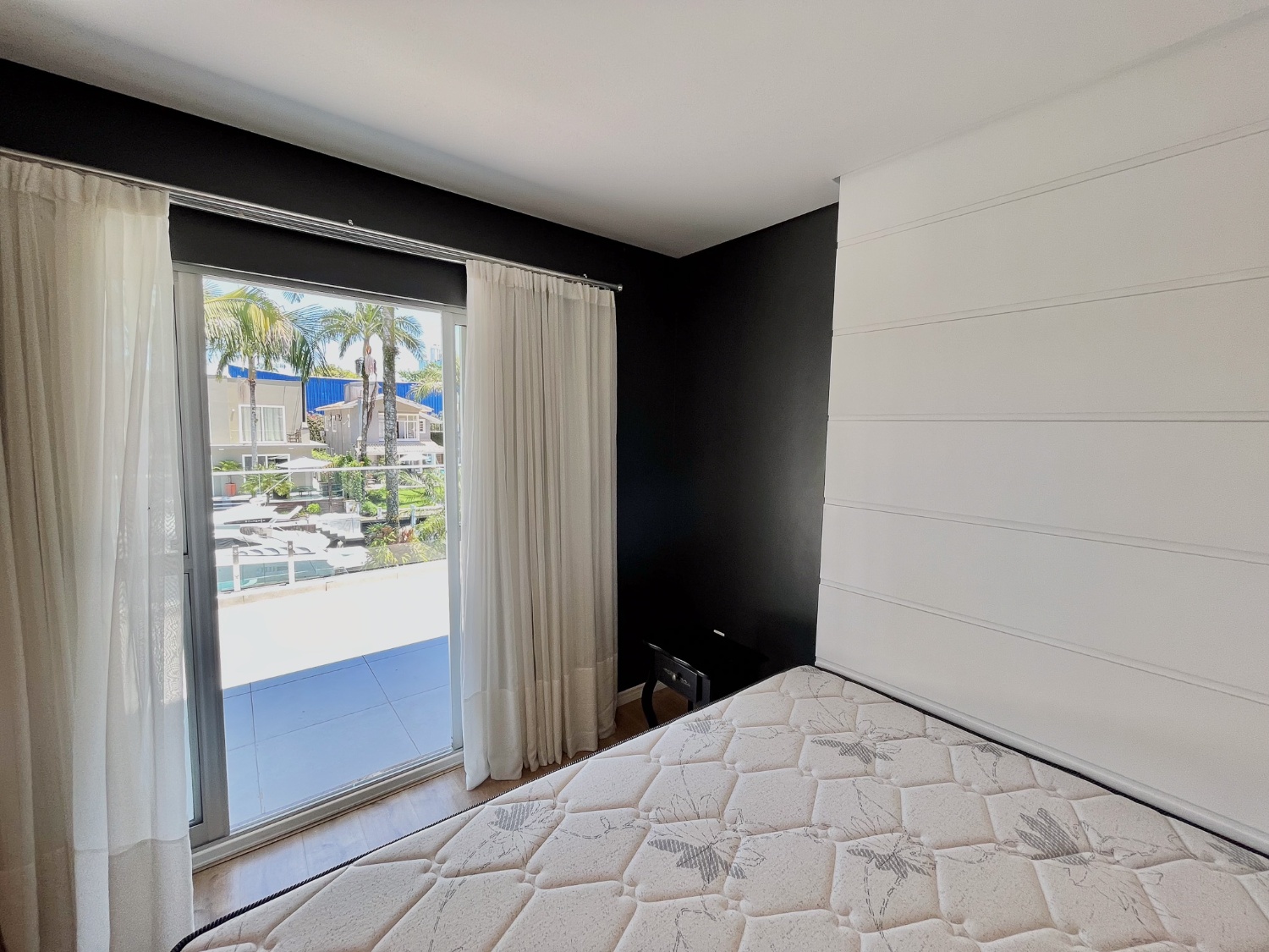 Casa com píer e vaga náutica mobiliada no Condomínio Marina Camboriú em Balneário Camboriú - foto 14