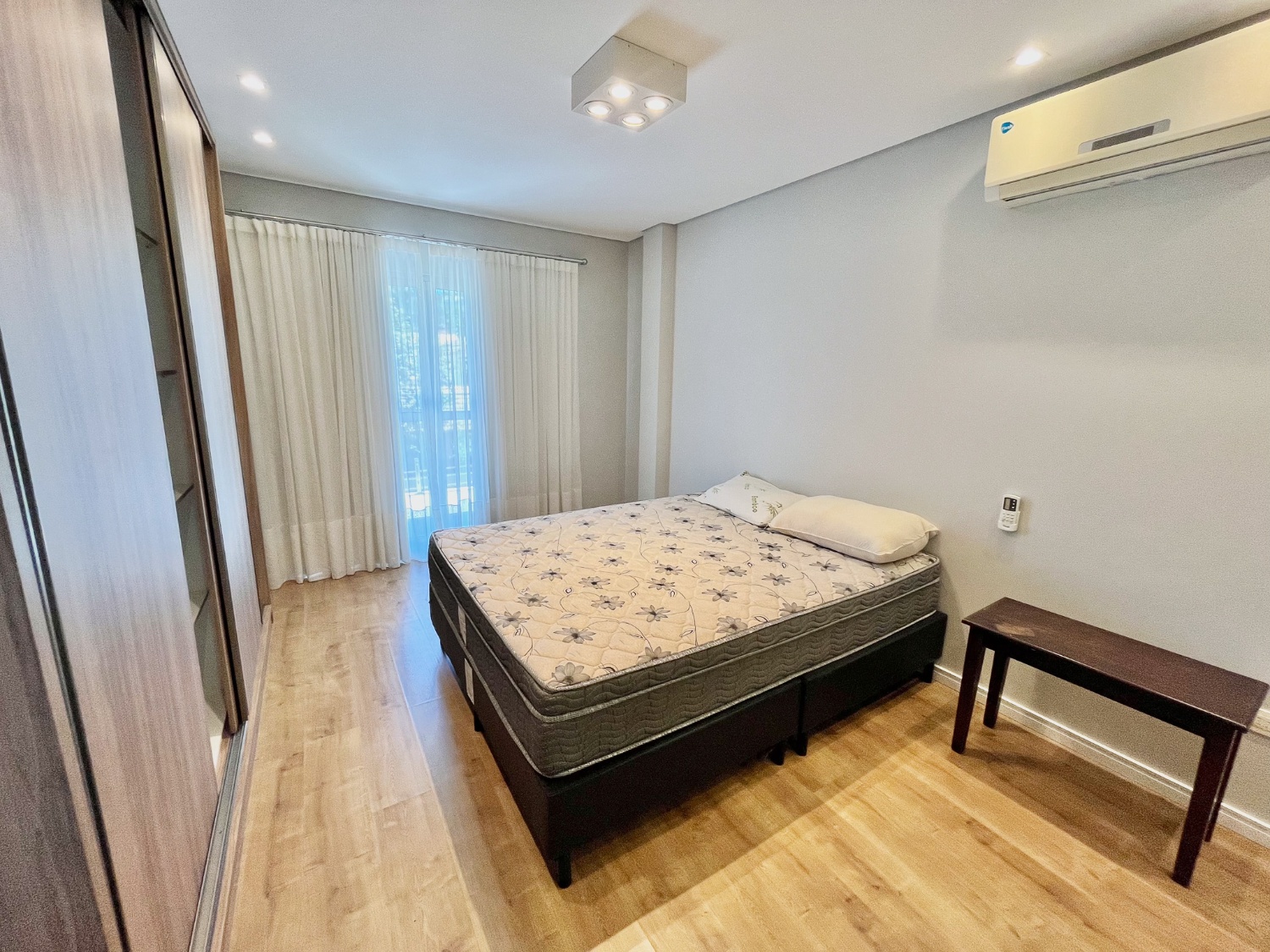 Casa com píer e vaga náutica mobiliada no Condomínio Marina Camboriú em Balneário Camboriú - foto 23