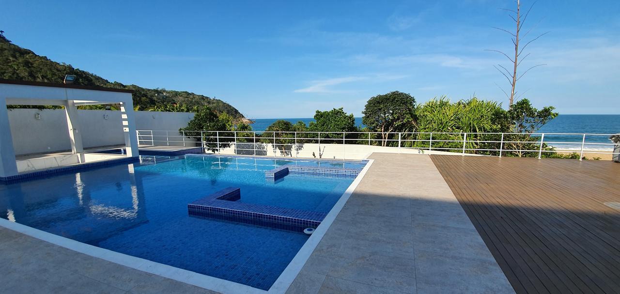 Casa frente mar na Praia do Estaleirinho em Balneário Camboriú - foto 5