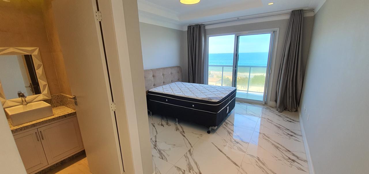 Casa frente mar na Praia do Estaleirinho em Balneário Camboriú - foto 18