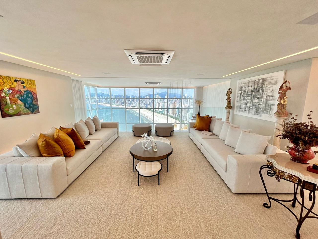 Cobertura Duplex no Ed. Sky Tower em Balneário Camboriú de frente para o mar - foto 9