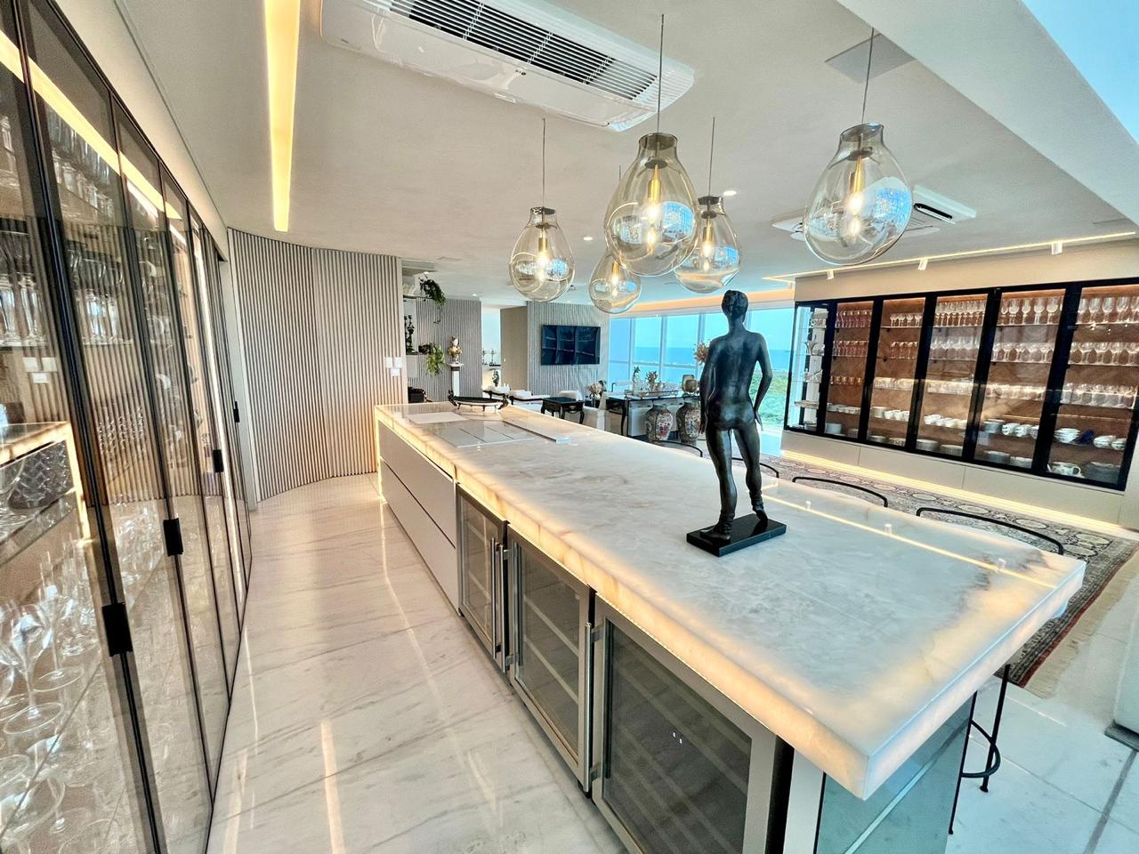 Cobertura Duplex no Ed. Sky Tower em Balneário Camboriú de frente para o mar - foto 14