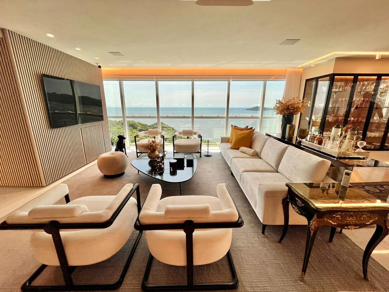 Cobertura Duplex no Ed. Sky Tower em Balneário Camboriú de frente para o mar - foto 16