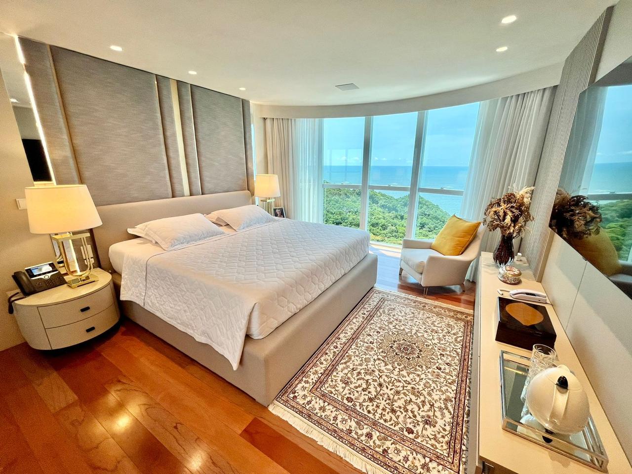 Cobertura Duplex no Ed. Sky Tower em Balneário Camboriú de frente para o mar - foto 17