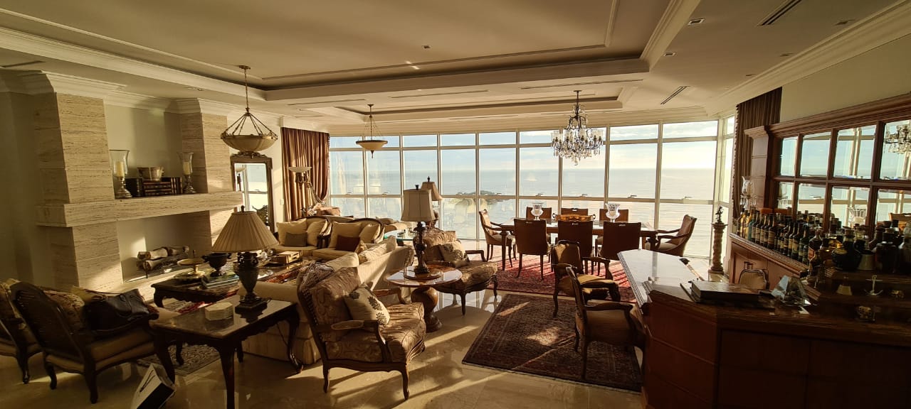 Apartamento no Ed. Millennium Palace em Balneário Camboriú