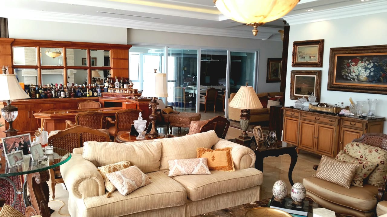 Apartamento no Ed. Millennium Palace em Balneário Camboriú - foto 11
