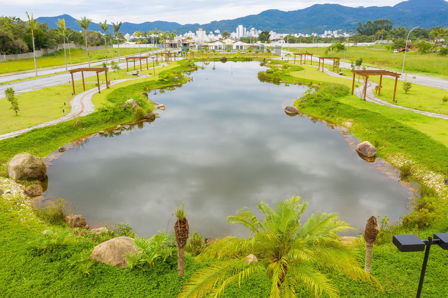 Casa no Condomínio Parque do Lago em Camboriú - foto 7