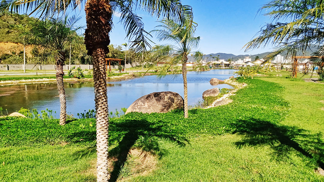 Casa no Condomínio Parque do Lago em Camboriú - foto 20