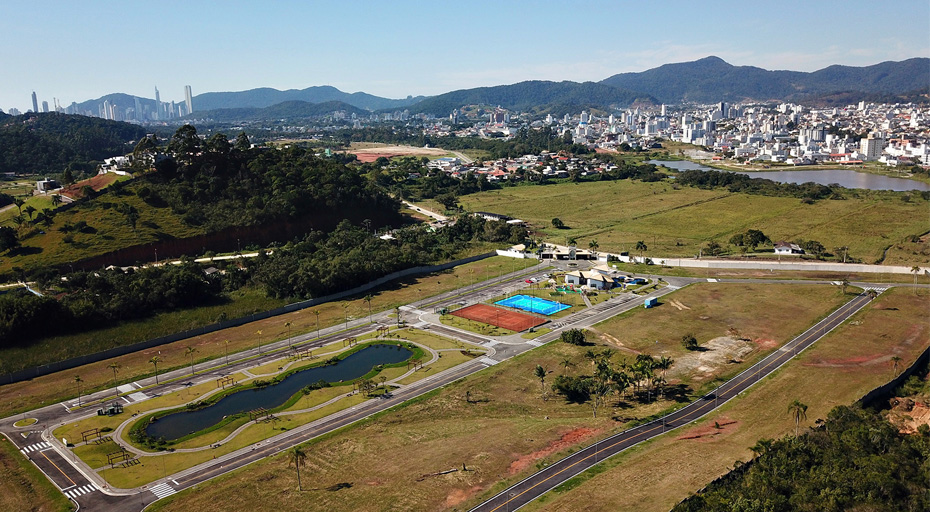 Casa no Condomínio Parque do Lago em Camboriú - foto 26