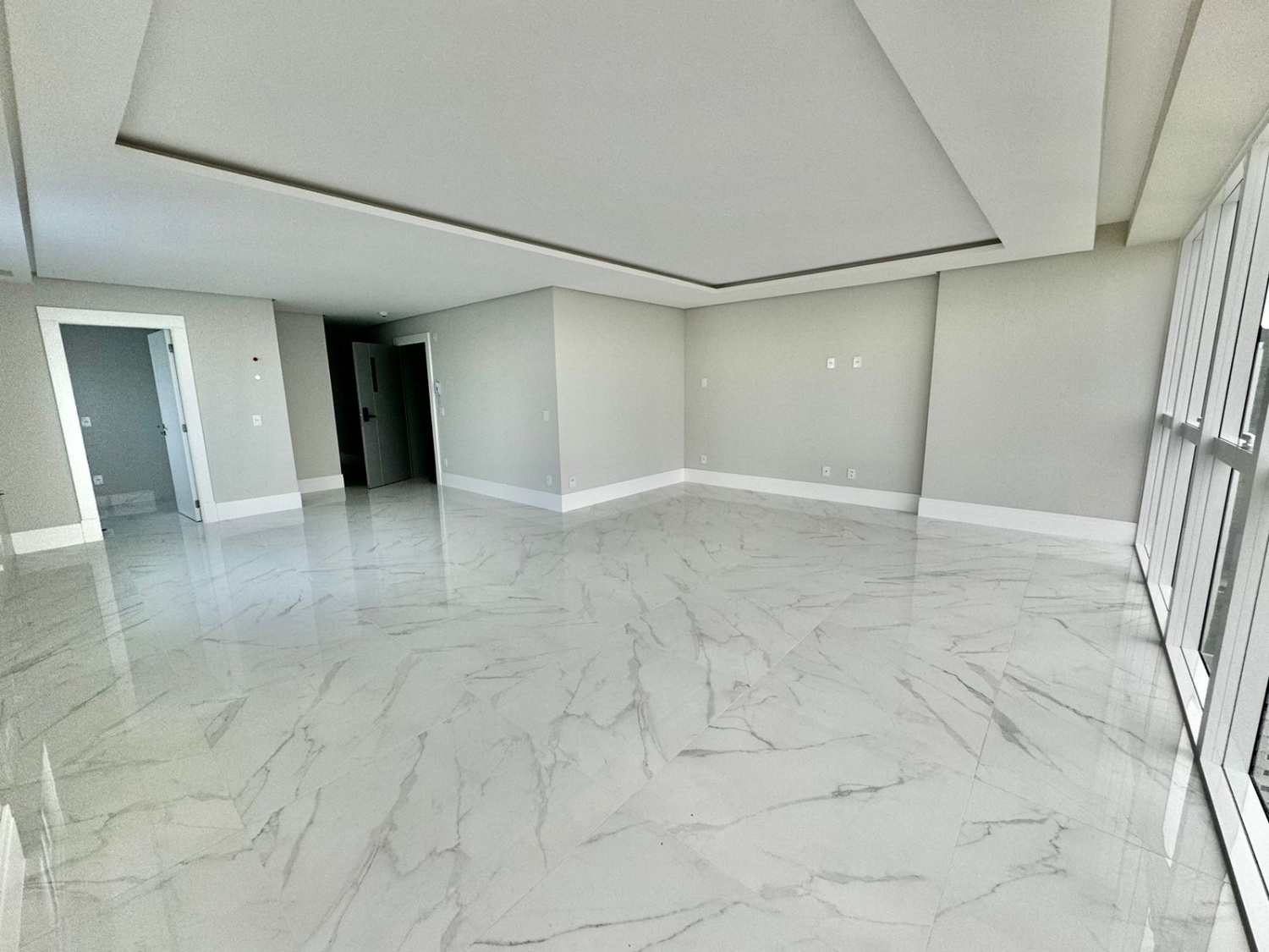 Apartamento no Ed. Skyline Tower em Balneário Camboriú - foto 5