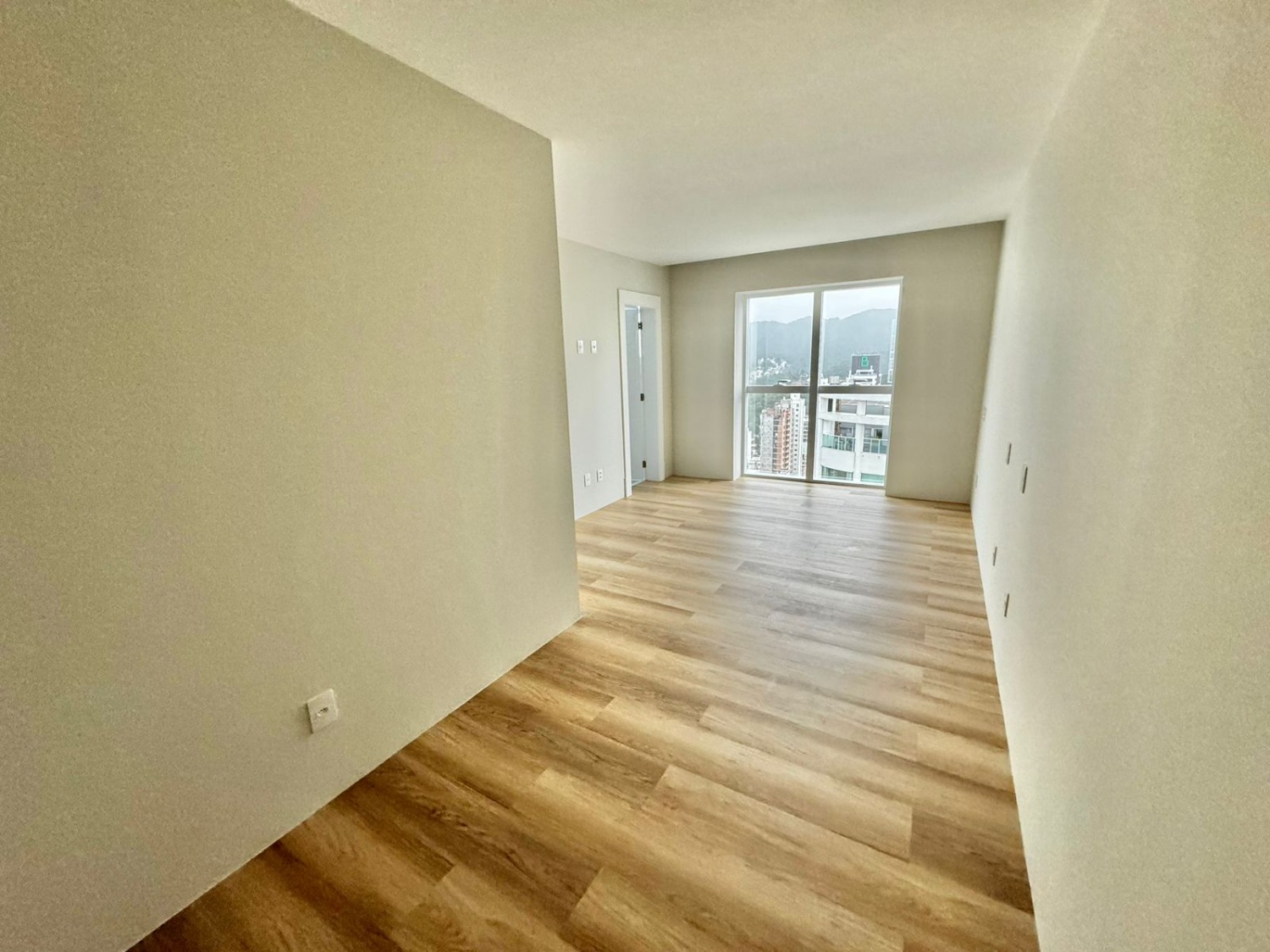 Apartamento no Ed. Skyline Tower em Balneário Camboriú - foto 7