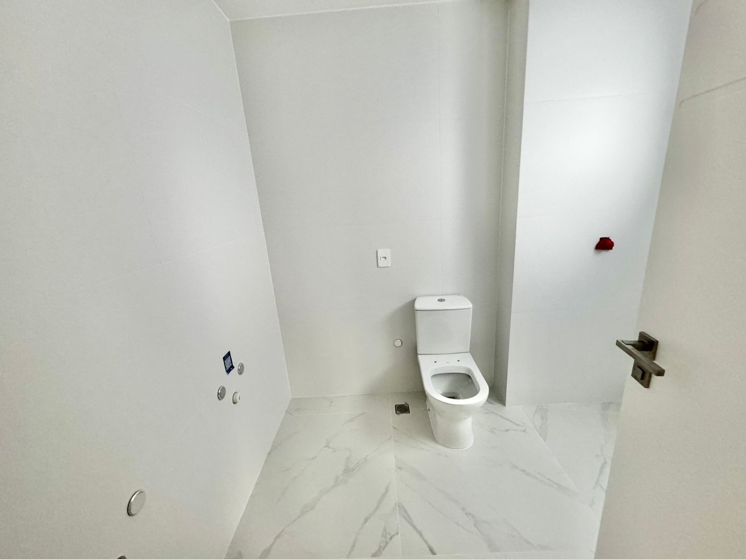 Apartamento no Ed. Skyline Tower em Balneário Camboriú - foto 9