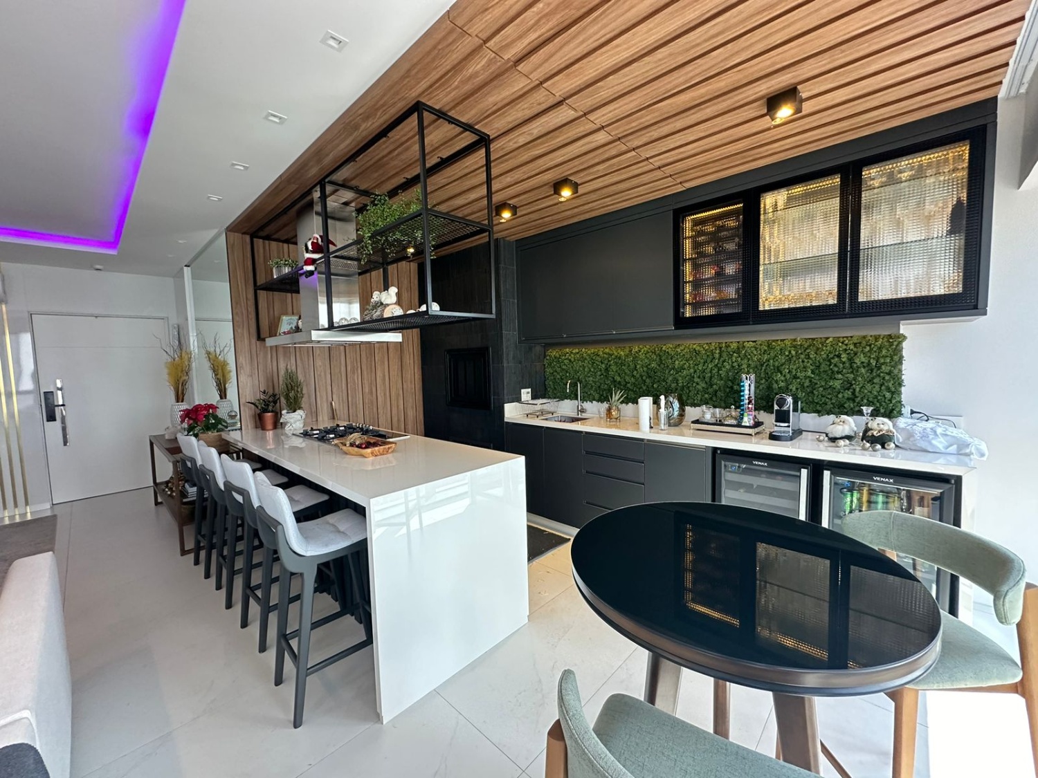 Apartamento no Ed. Royal Tower em Balneário Camboriú - foto 4