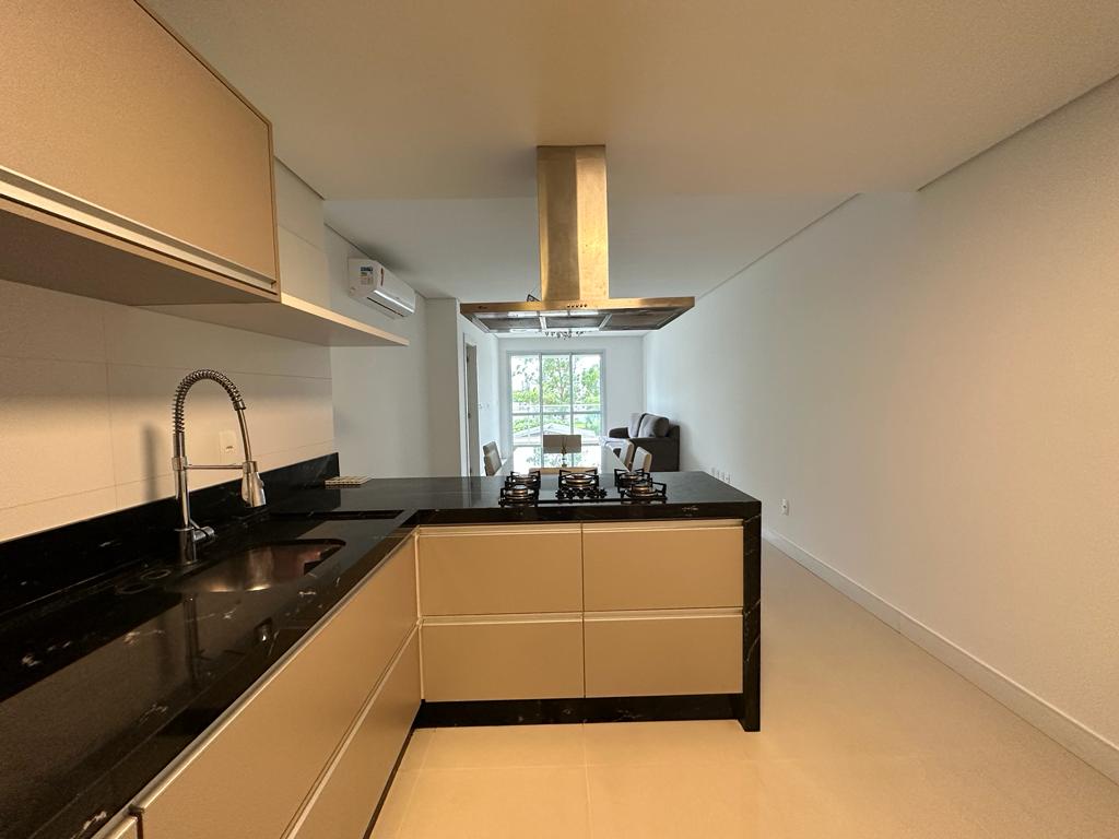 Apartamento no Ed. Amores da Brava na Praia Brava - foto 6