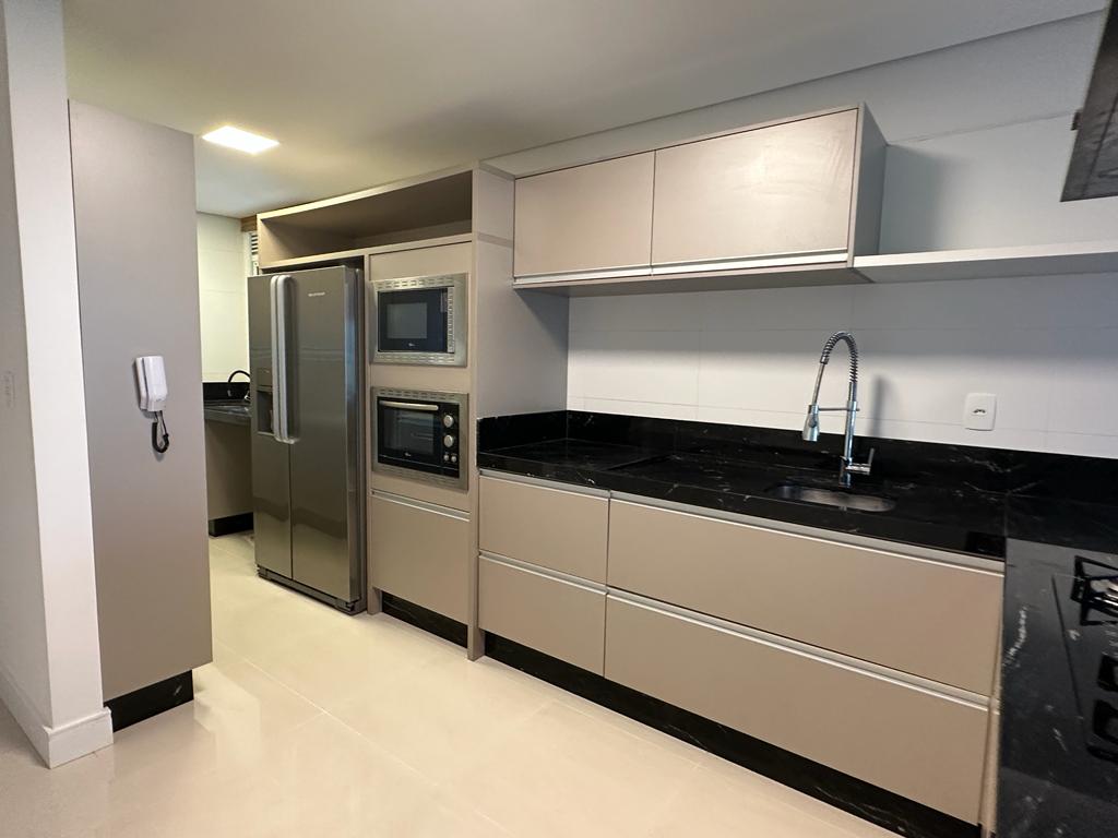 Apartamento no Ed. Amores da Brava na Praia Brava - foto 7