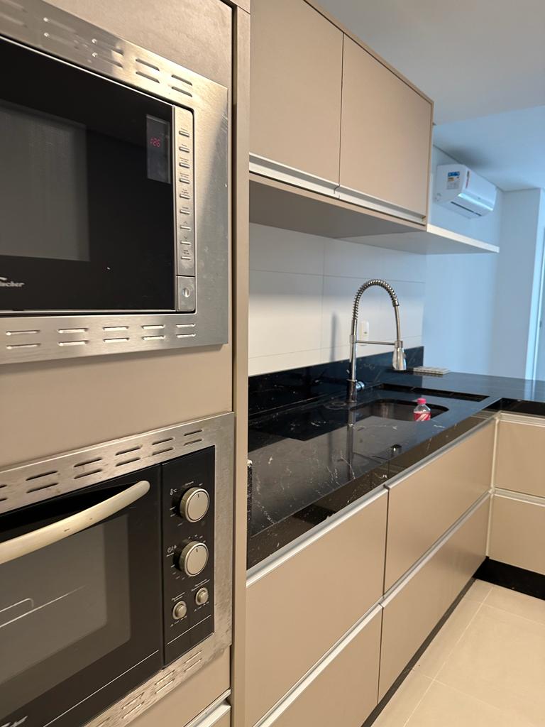 Apartamento no Ed. Amores da Brava na Praia Brava - foto 8