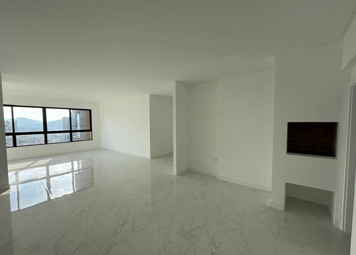 Apartamento no Ed. Florence Garden em Balneário Camboriú